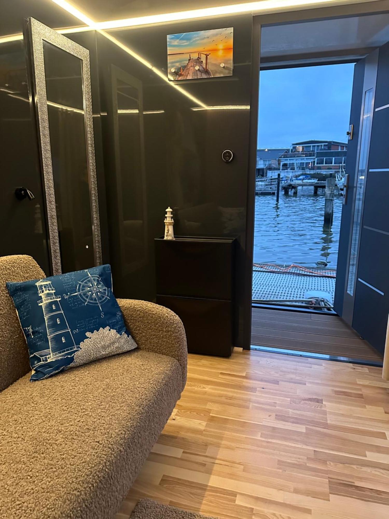 Premium Hausboot Blaue Lagune Lübeck Exterior foto